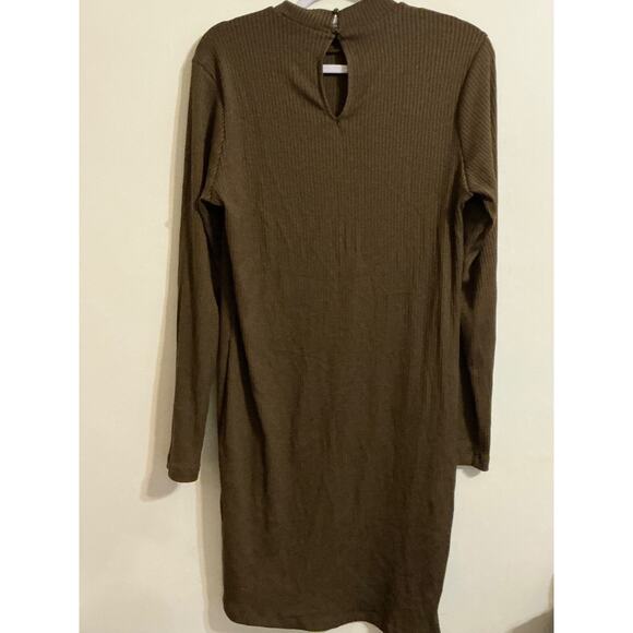 Forever 21 mock neck sweater midi dress featuring asymmetrical button size 2X - Picture 2 of 7